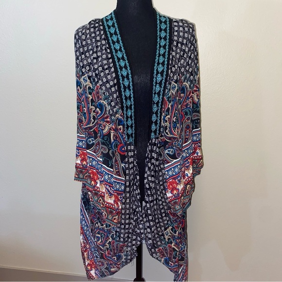 Flying Tomato Black and Teal Patterned Kimono - Picture 1 of 4